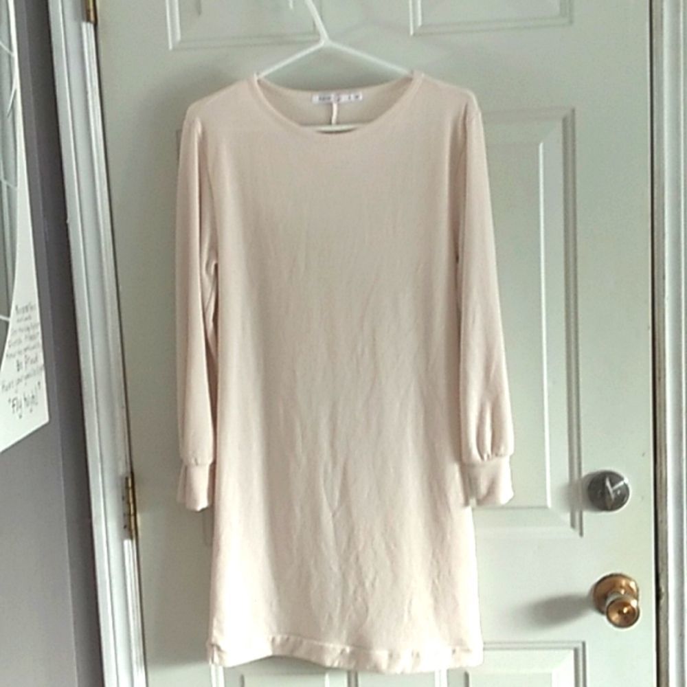 Fraiche by J long sleeve mini/midi length dress. NWOT